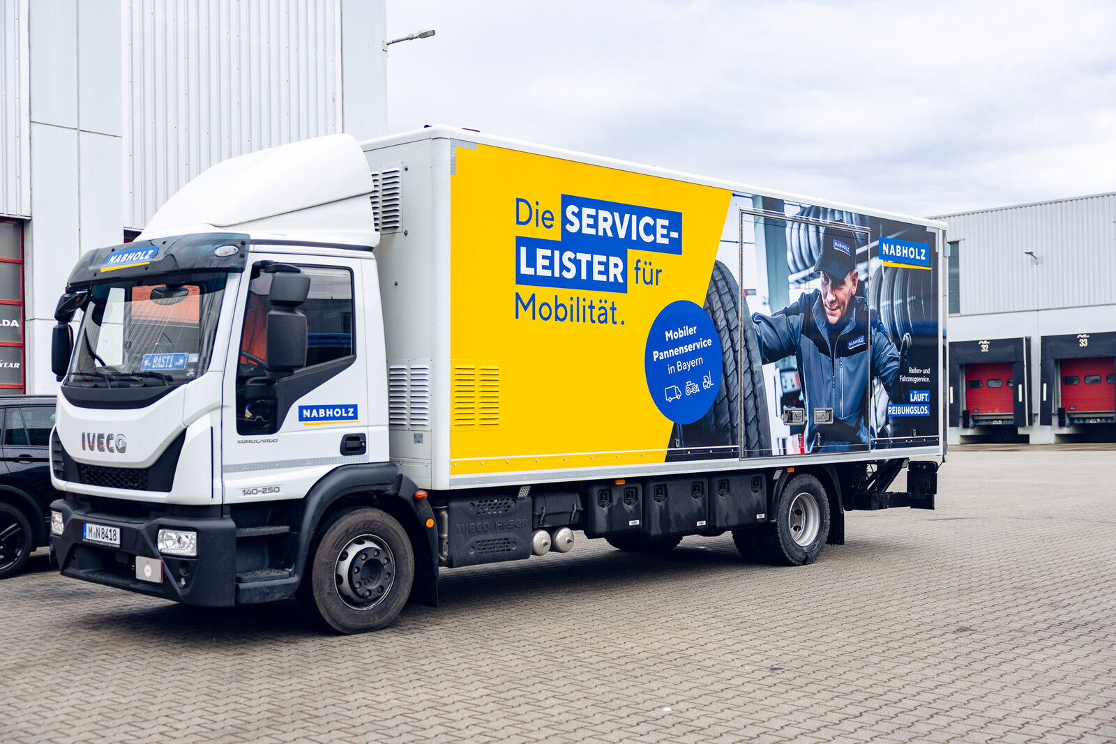 Nabholz-Lkw mit dem Claim Die Serviceleister für Mobilität