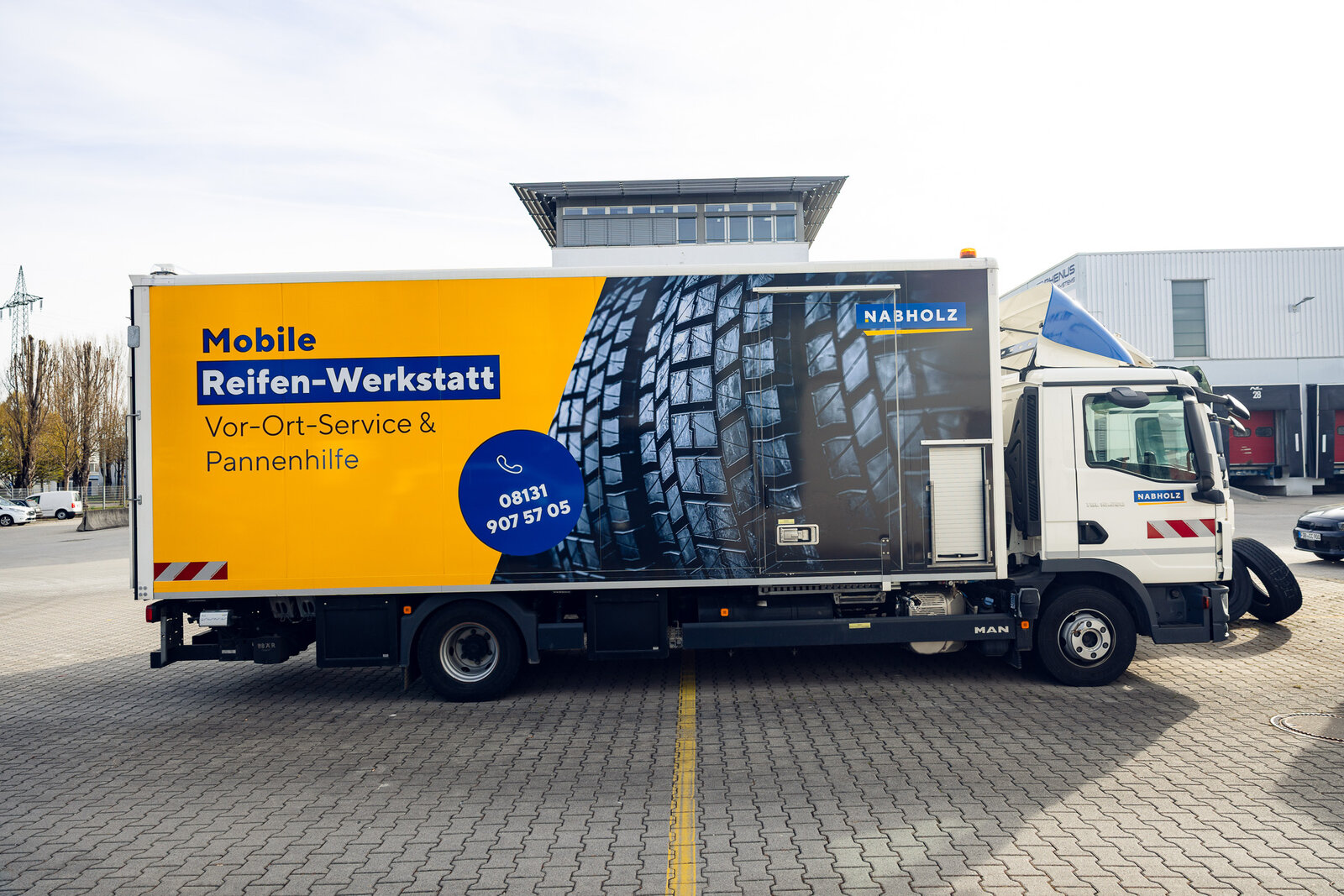 Mobile Reifen-Werkstatt für den Vor-Ort-Service