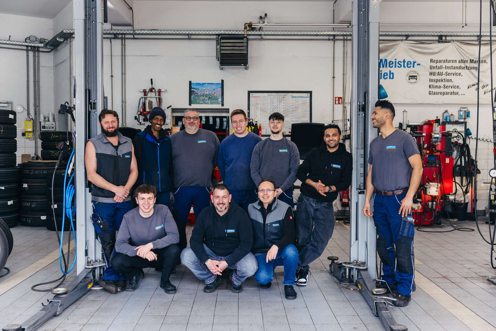 Das Team der Filiale München-Trudering in der Werkstatt