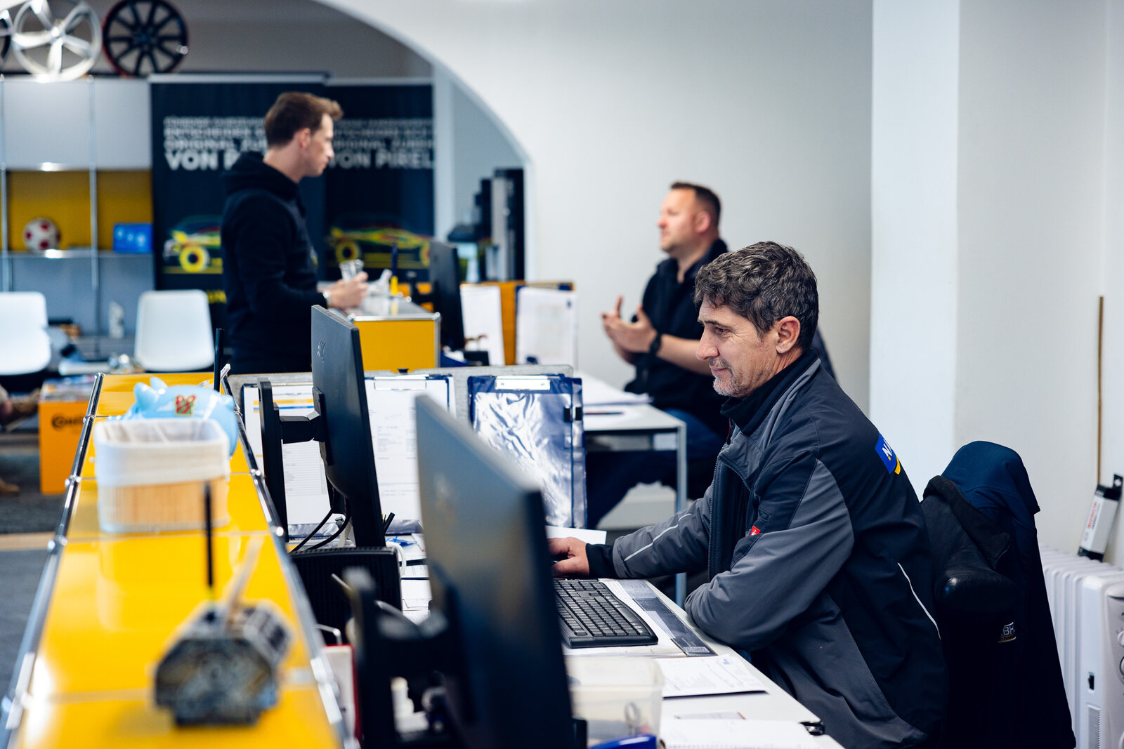 Arbeitsplätze im Büro der Filiale