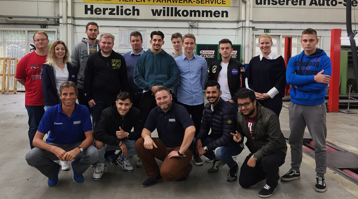 Auszubildende in der Werkstatt